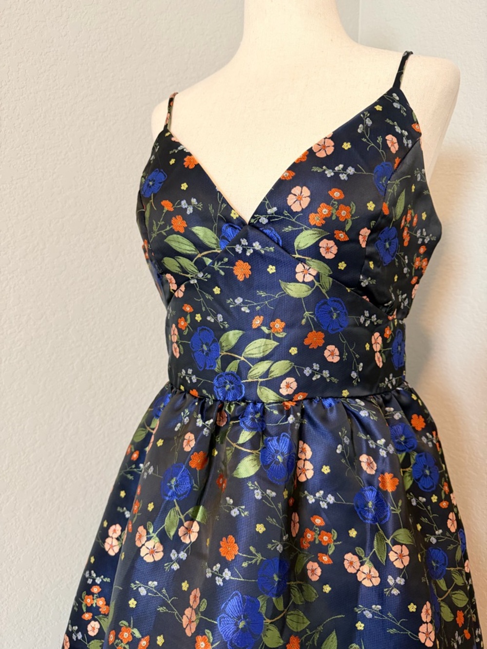 Stunning Fore Collection Floral Jacquard Mini Dress - Picture 2 of 9